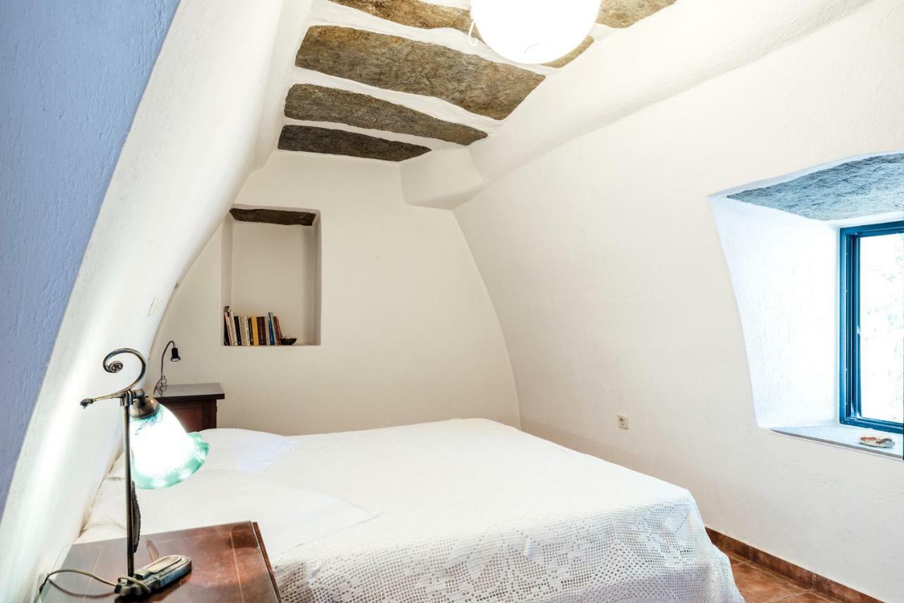 فيلا Avgoustis' Stone House Otziás المظهر الخارجي الصورة
